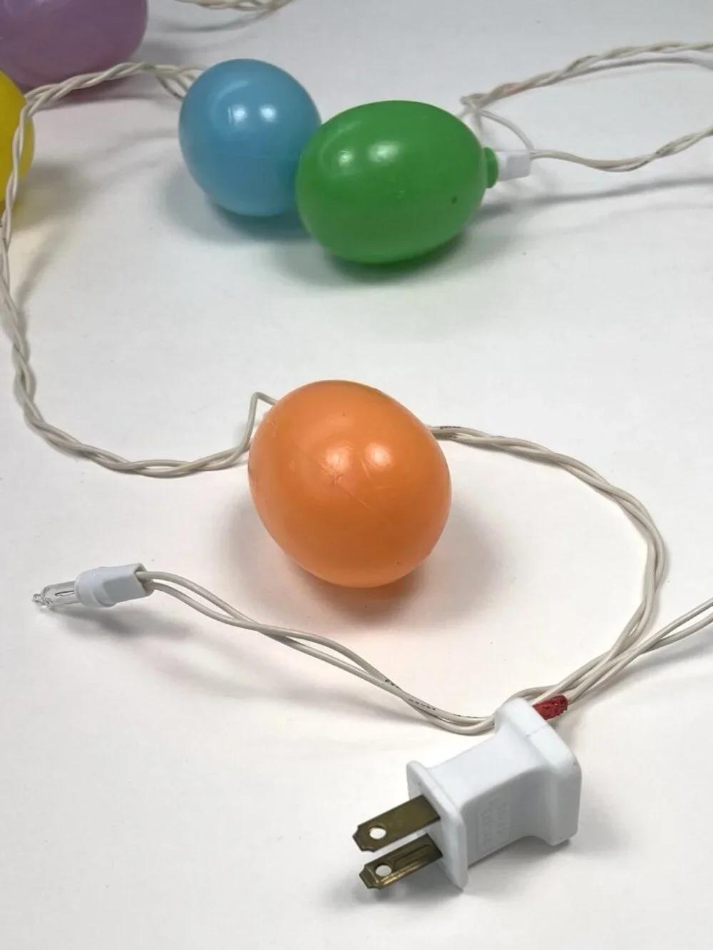 VTG 10ft 10-light Pastel Blow Mold Easter Egg STRING LIGHTS *Missing 1 Cover*